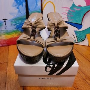 Nine West, Wedge heels, Size: 10 1/2, Color: Tan & Gold